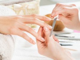 Nagelpflege Maniküre Pediküre