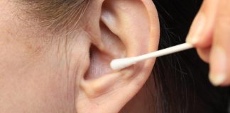 Ohr reinigen Ohrpflege